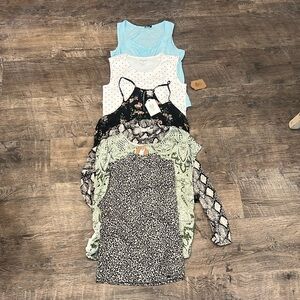 🔥Bundle of 6 Assorted Women's Tank Tops and Blouses🔥